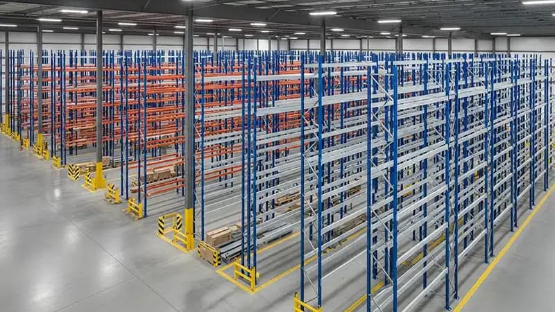 CAD drawing of a warehouse pallet racking layout.